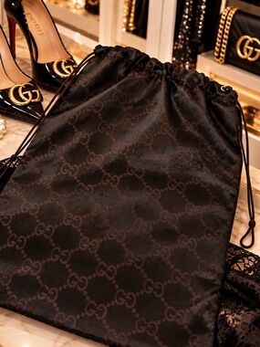 Vintage! 👑 Gucci GG Monogram Drawstring Pouch